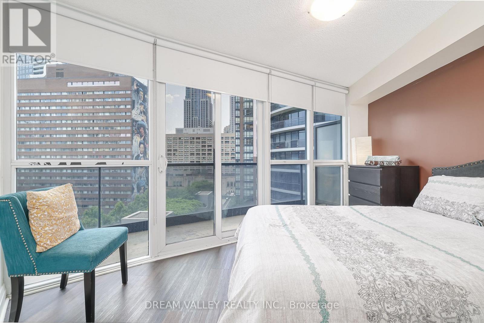 904 - 25 Carlton Street, Toronto, Ontario  M5B 1L4 - Photo 20 - C12734522