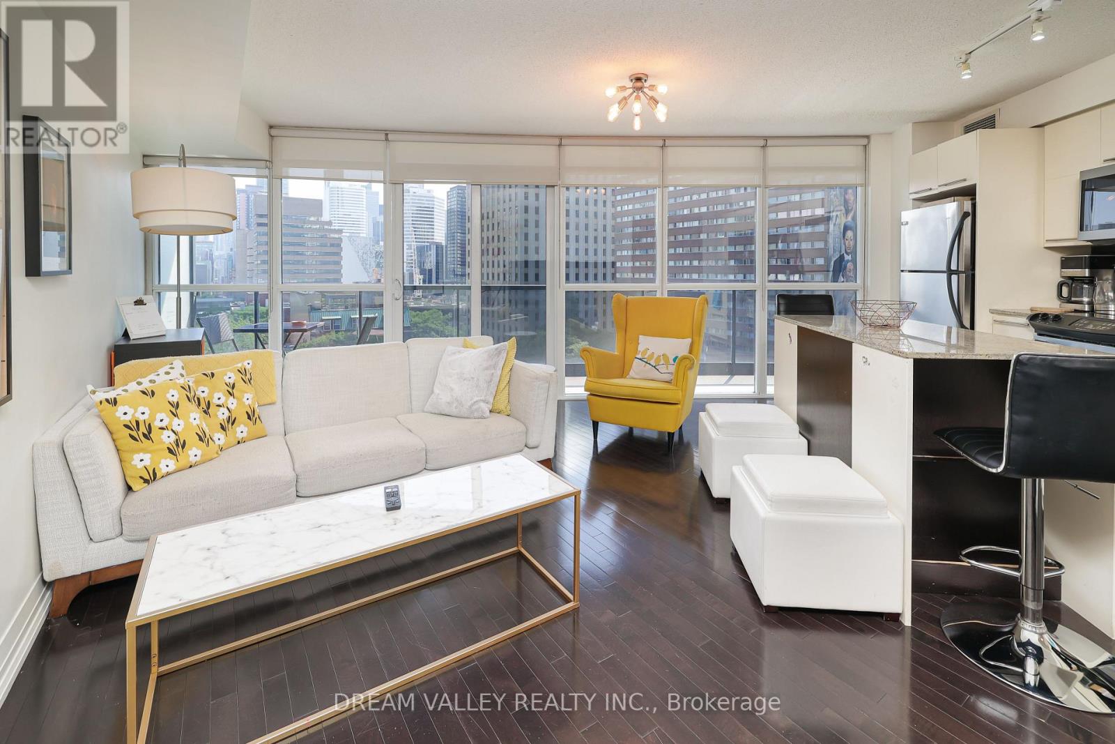 904 - 25 Carlton Street, Toronto, Ontario  M5B 1L4 - Photo 8 - C12734522