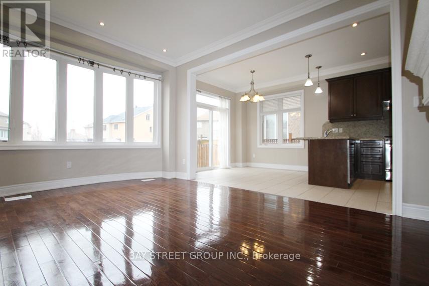 132 Farmstead Road, Richmond Hill, Ontario  L4S 1X2 - Photo 3 - N12734512