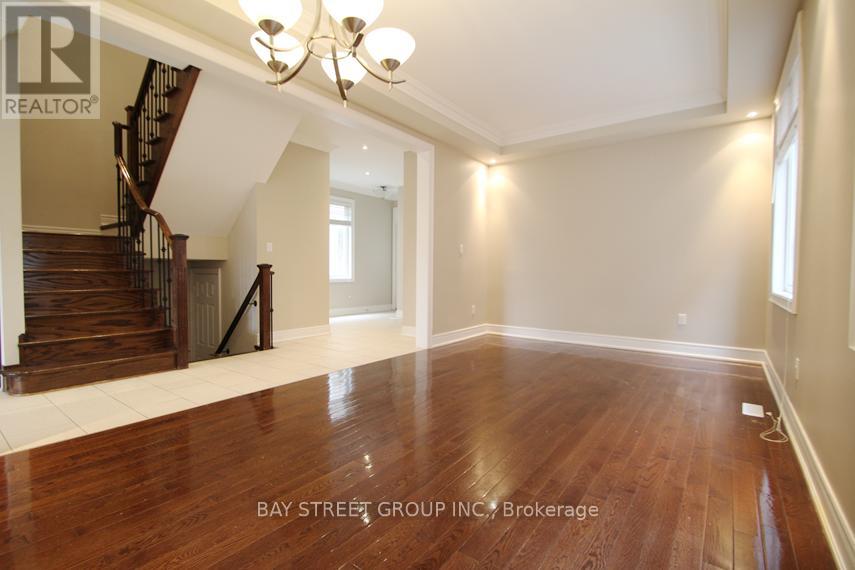 132 Farmstead Road, Richmond Hill, Ontario  L4S 1X2 - Photo 6 - N12734512