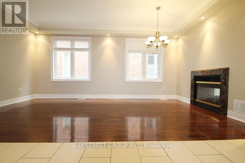 132 Farmstead Road, Richmond Hill, Ontario  L4S 1X2 - Photo 7 - N12734512