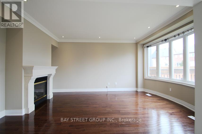 132 Farmstead Road, Richmond Hill, Ontario  L4S 1X2 - Photo 8 - N12734512