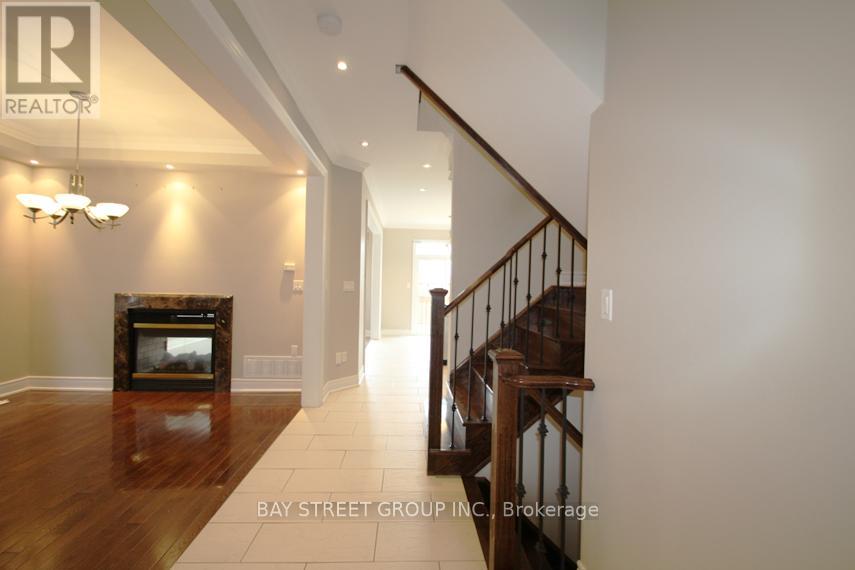 132 Farmstead Road, Richmond Hill, Ontario  L4S 1X2 - Photo 9 - N12734512