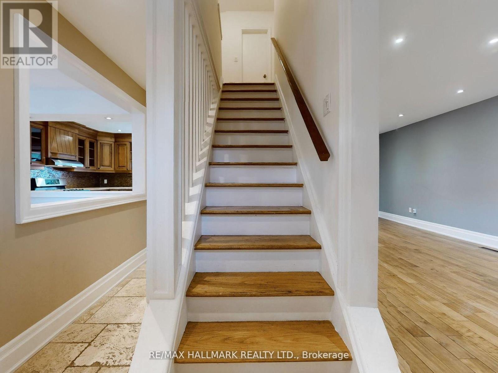 86 Ruggles Avenue, Richmond Hill, Ontario  L4C 1Y2 - Photo 17 - N12734518