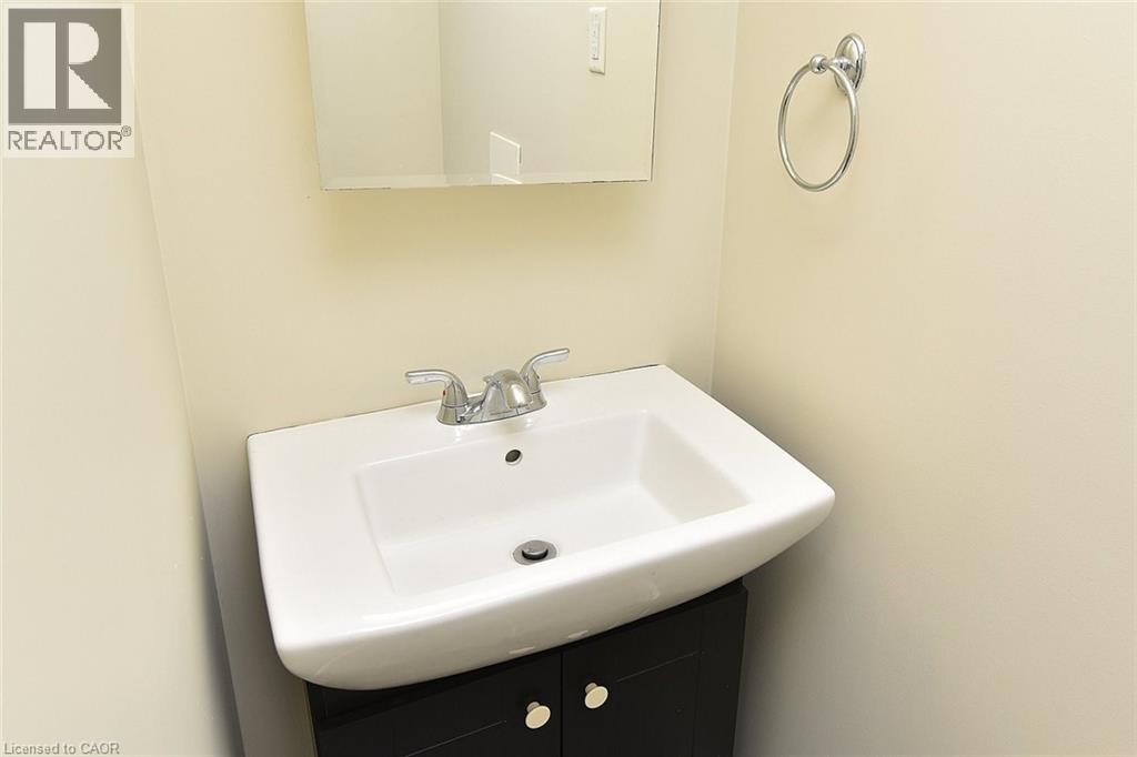 2258 Empire Crescent, Burlington, Ontario  L7L 6Y9 - Photo 17 - 40800709