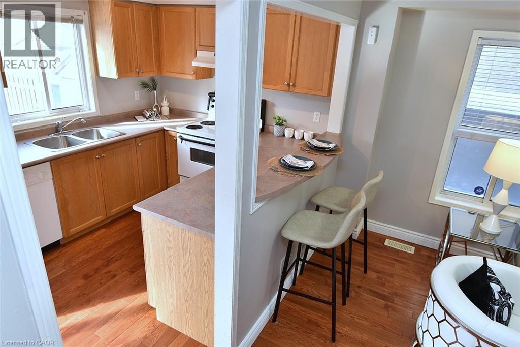 2258 Empire Crescent, Burlington, Ontario  L7L 6Y9 - Photo 10 - 40800709