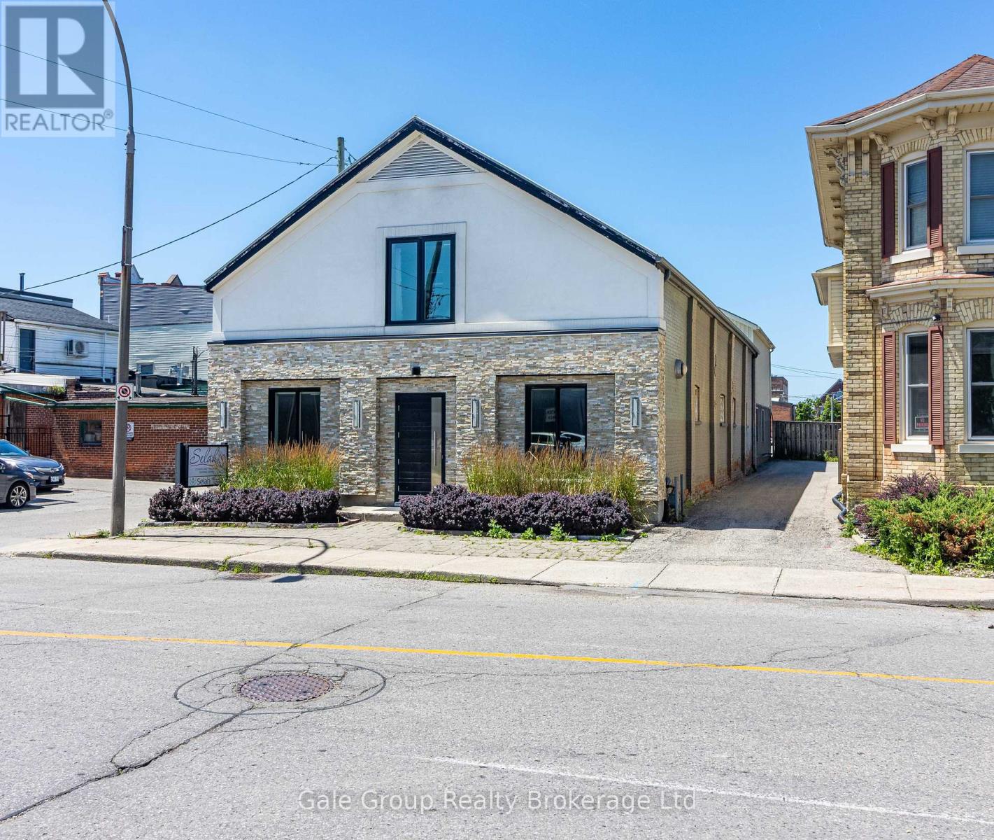 5 Wellington Street N, Woodstock, Ontario  N4S 6P1 - Photo 1 - X12734584