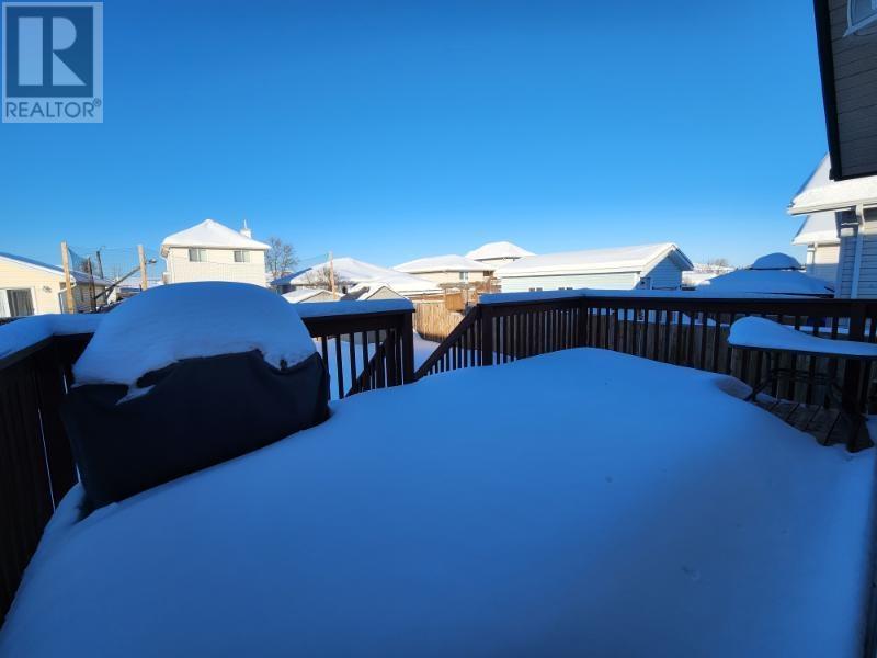 735 Porcupine Blvd, Thunder Bay, Ontario  P7C 5Z4 - Photo 2 - TB2600122