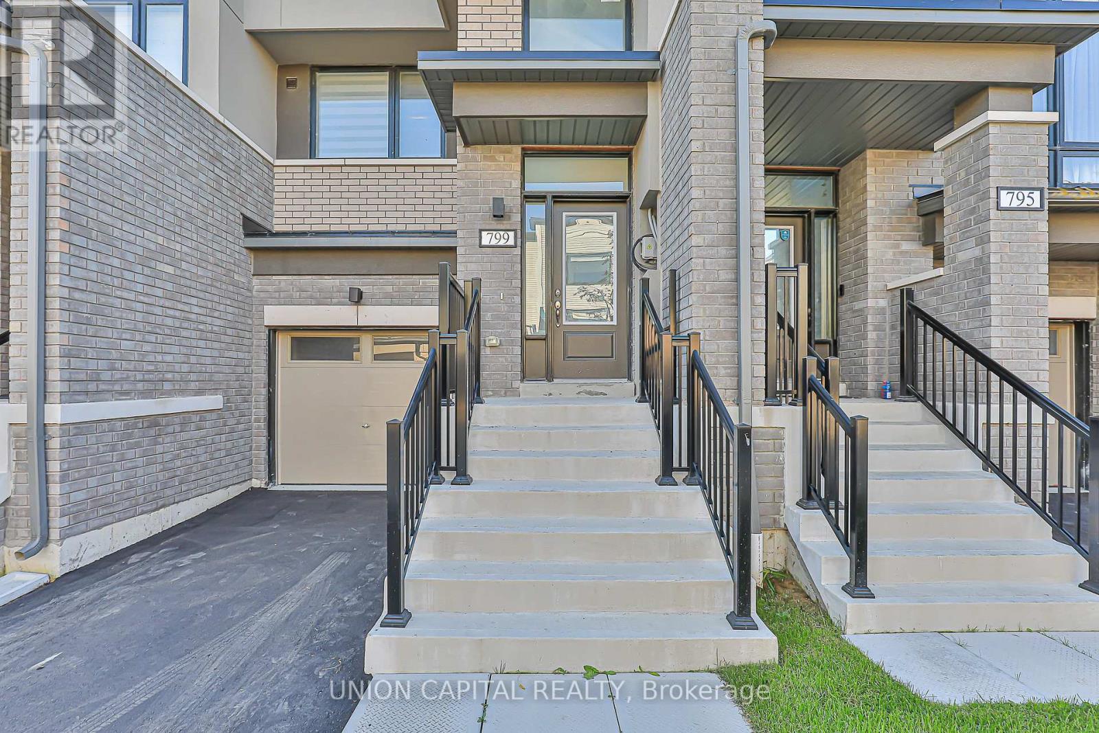 799 Stanstead Path, Oshawa, Ontario  L1K 3G4 - Photo 2 - E12444942