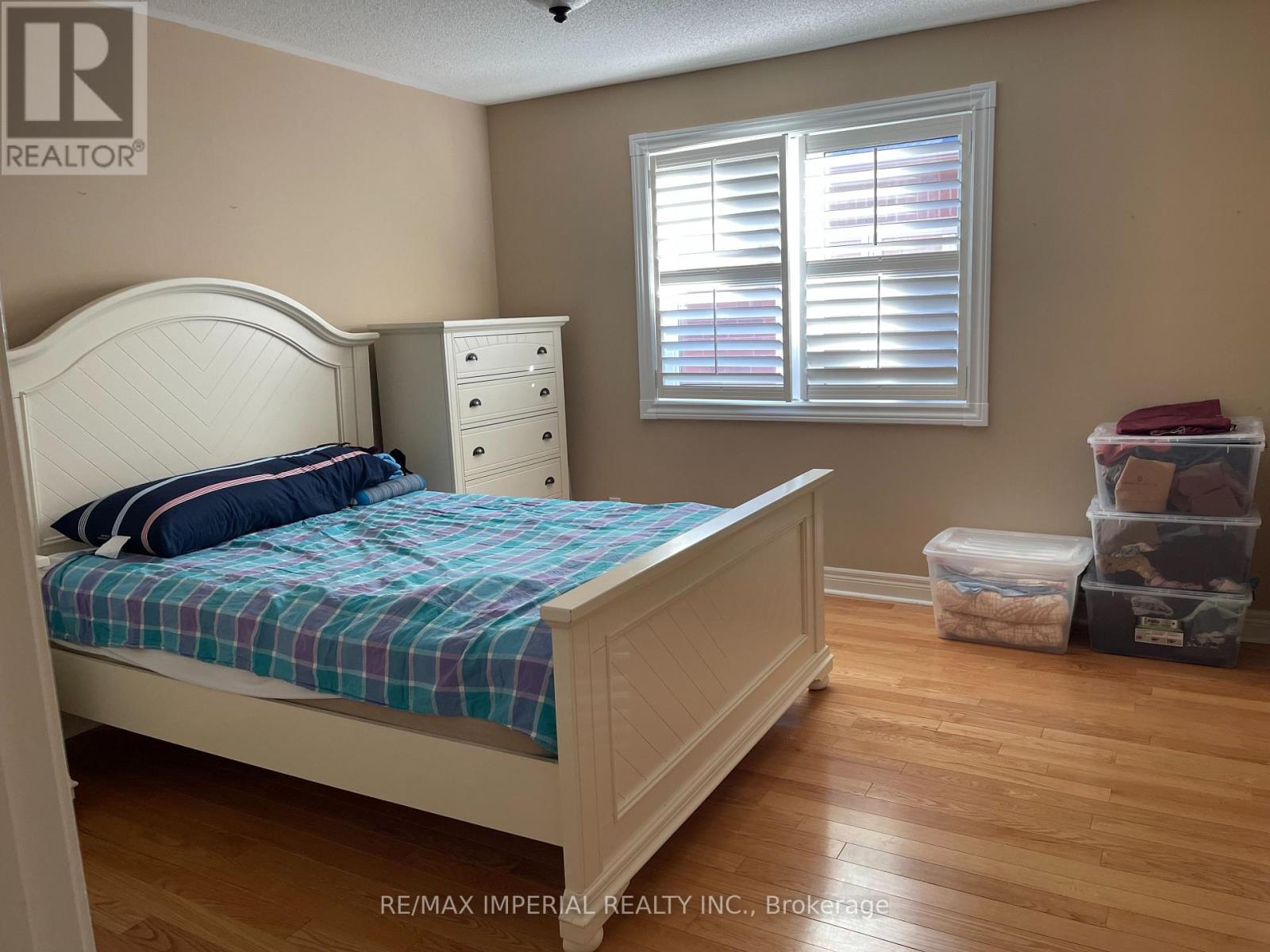 2nd Floor Bedroom - 21 Ormsby Court, Richmond Hill, Ontario  L4B 4P8 - Photo 5 - N12608026