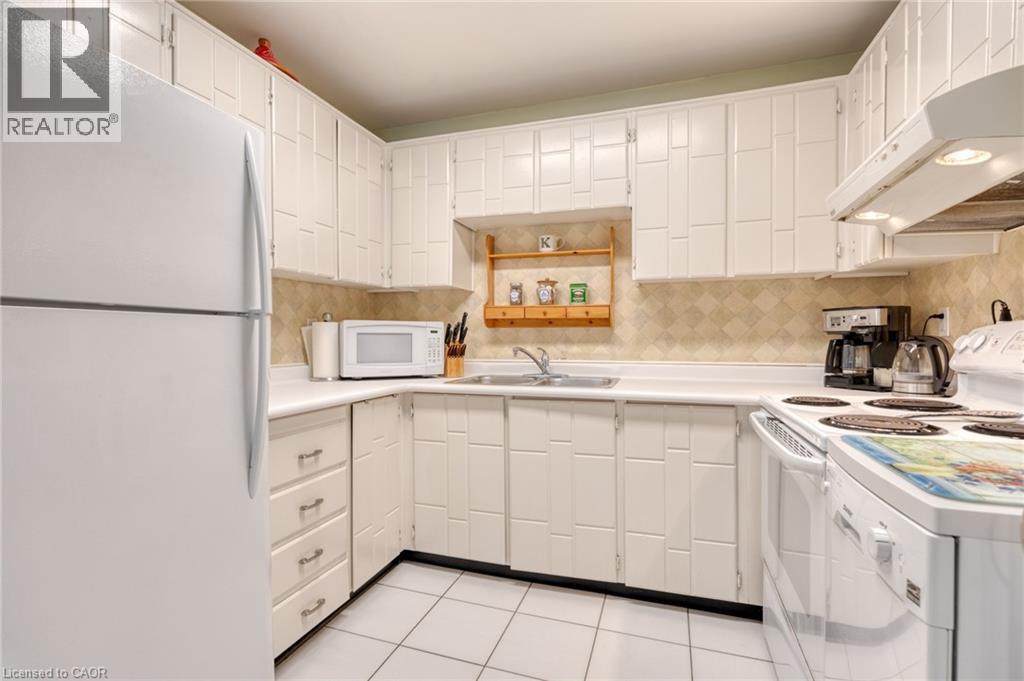 2301 Cavendish Drive Unit# 44, Burlington, Ontario  L7P 3M3 - Photo 10 - 40801306