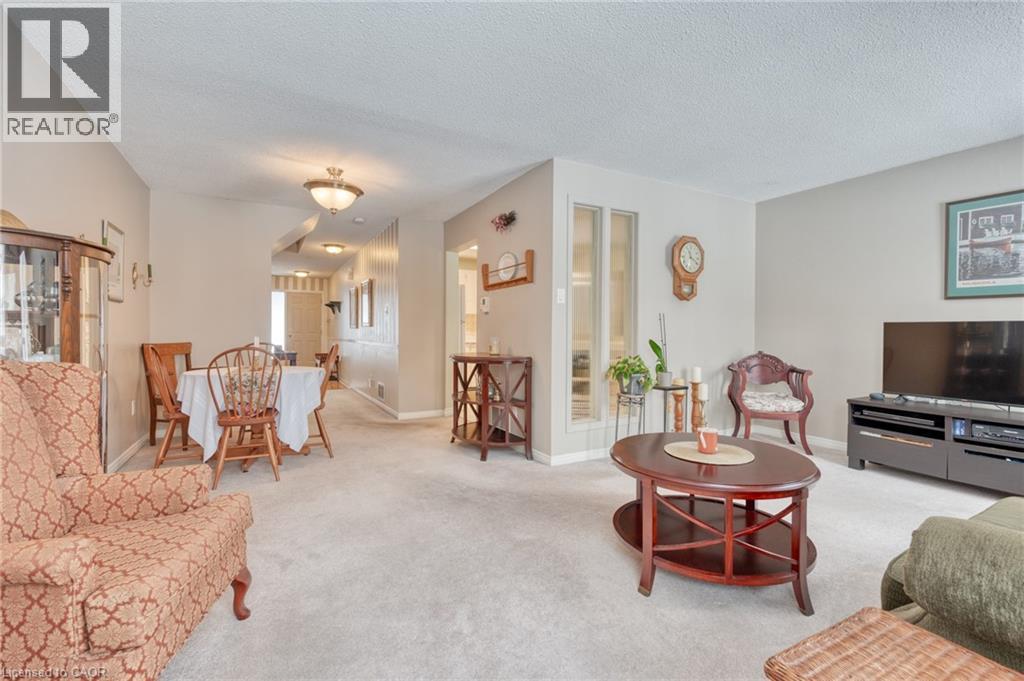 2301 Cavendish Drive Unit# 44, Burlington, Ontario  L7P 3M3 - Photo 4 - 40801306