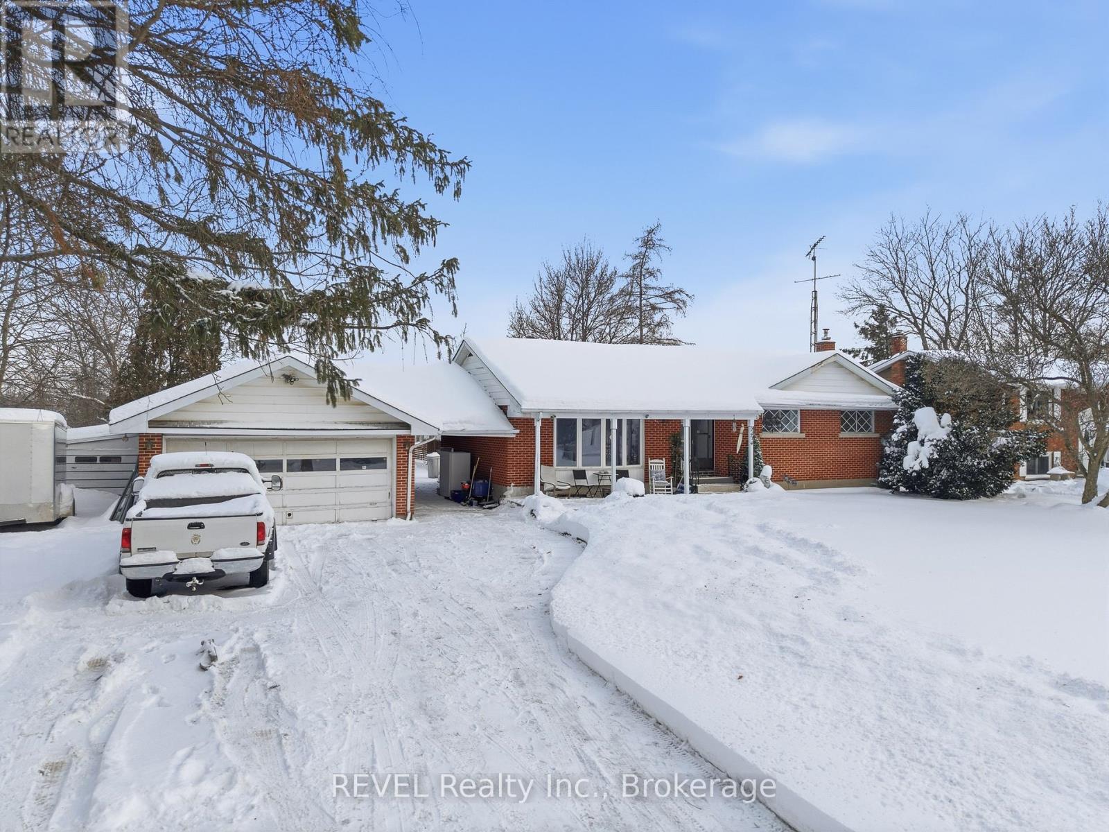 2474 Decew Road, Thorold, Ontario  L0S 1E6 - Photo 2 - X12725254