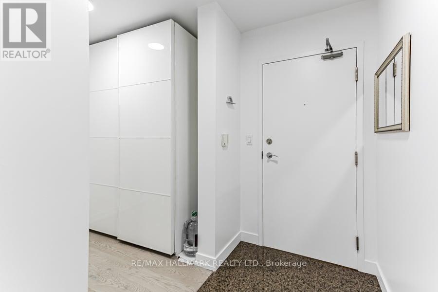 1810 - 381 Front Street W, Toronto, Ontario  M5V 3R8 - Photo 19 - C12734542