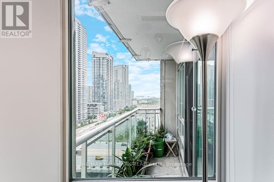 1810 - 381 Front Street W, Toronto, Ontario  M5V 3R8 - Photo 24 - C12734542