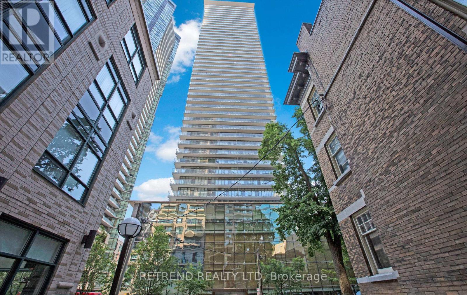 1010 - 33 Charles Street E, Toronto, Ontario  M4Y 0B7 - Photo 2 - C12734578