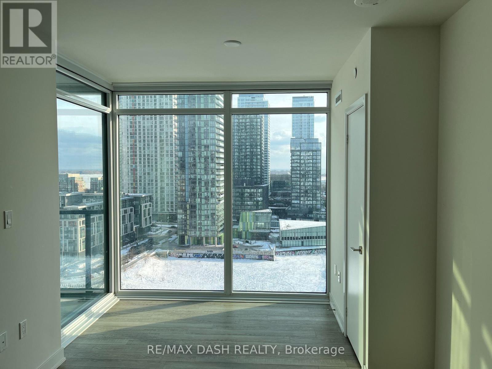 1202 - 27 Bathurst Street, Toronto, Ontario  M5V 2P1 - Photo 6 - C12734598