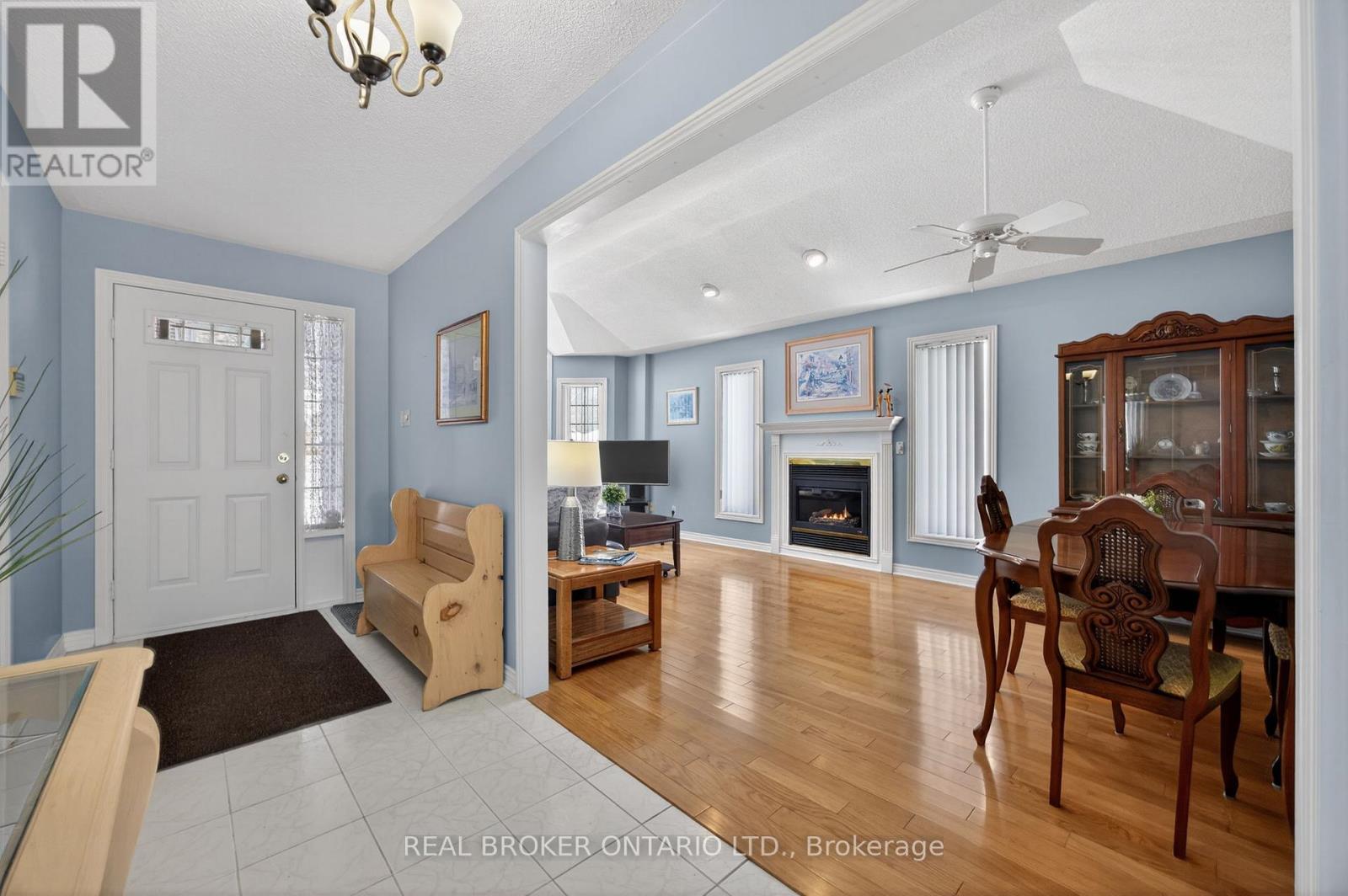 9 Riverdale Drive, Wasaga Beach, Ontario  L9Z 1E9 - Photo 4 - S12734540