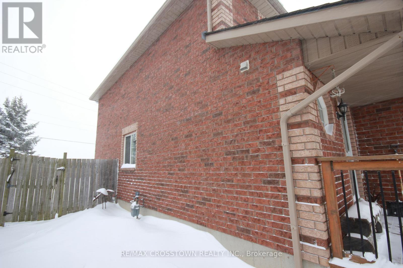 157 Nathan Crescent, Barrie, Ontario  L4N 0S6 - Photo 3 - S12734566