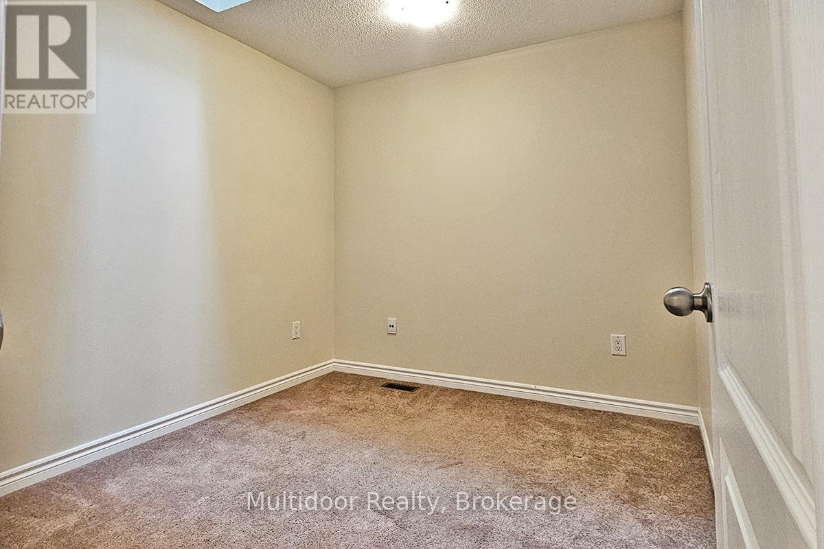 19 Glasson Lane, Caledon, Ontario  L7C 4H2 - Photo 15 - W12734560