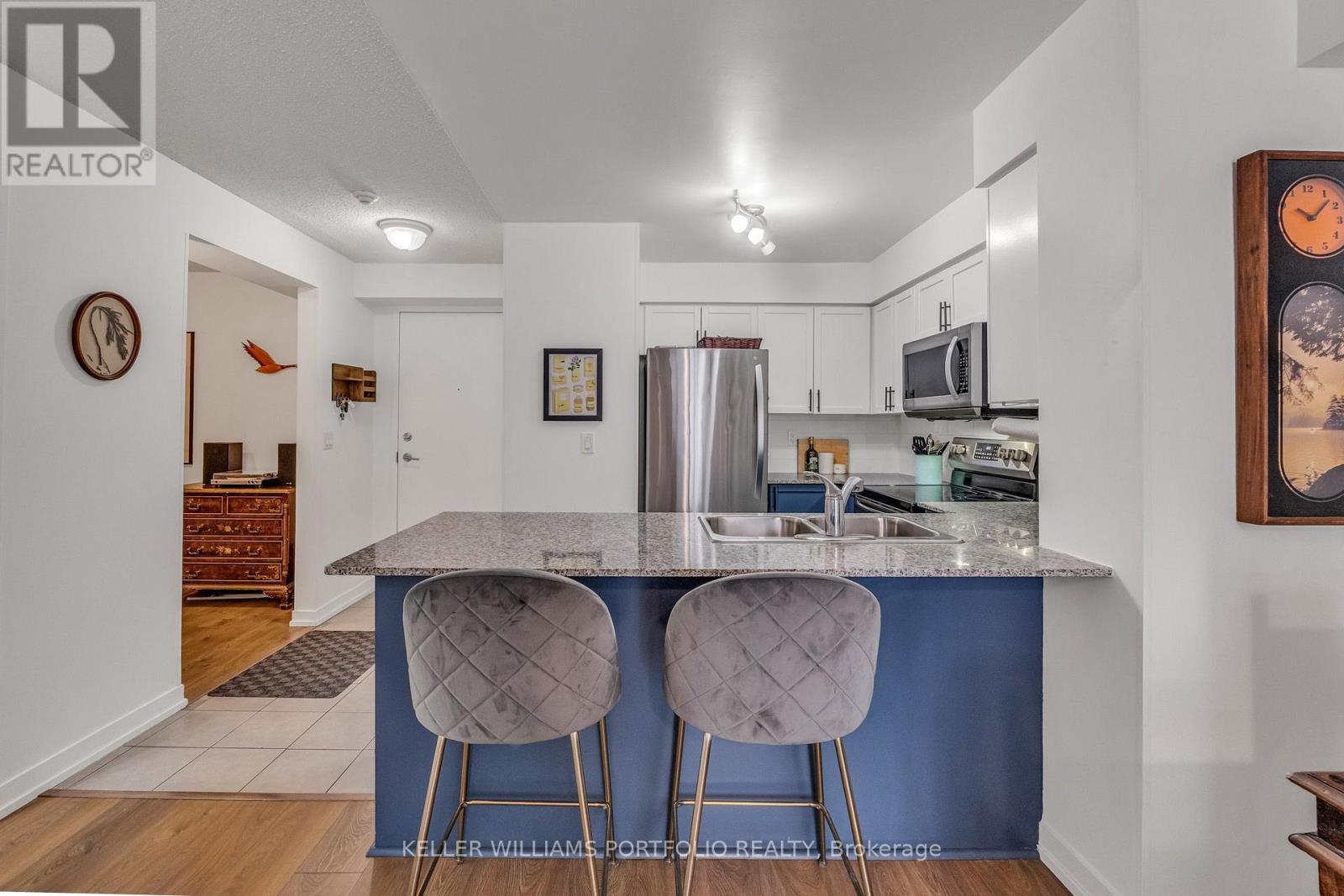 218 - 812 Lansdowne Avenue, Toronto, Ontario  M6H 4K5 - Photo 7 - W12734588