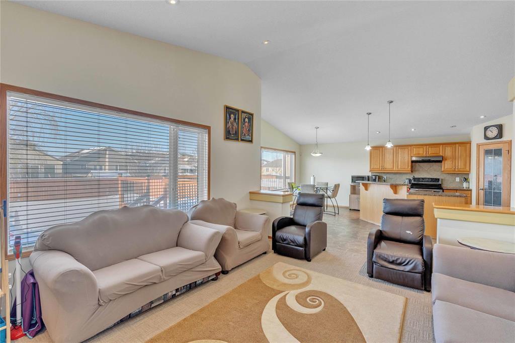 84 Sewa Crescent, Winnipeg, Manitoba  R2R 0M9 - Photo 12 - 202601498