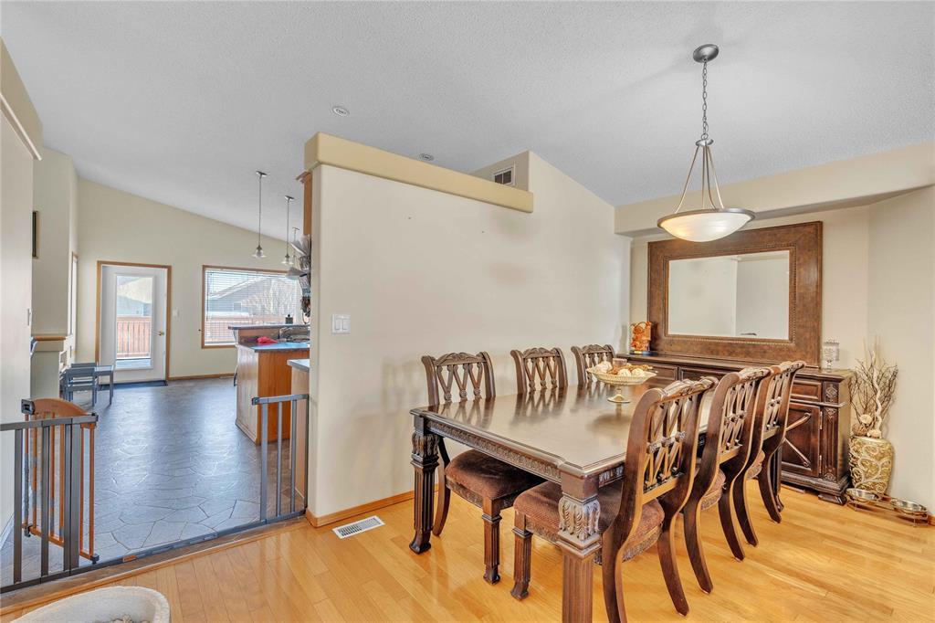 84 Sewa Crescent, Winnipeg, Manitoba  R2R 0M9 - Photo 3 - 202601498