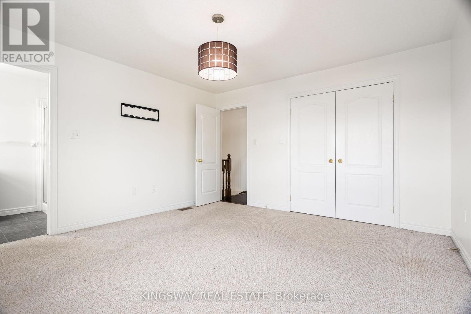 11 Marina Point Crescent, Hamilton, Ontario  L8E 0E4 - Photo 21 - X12733704