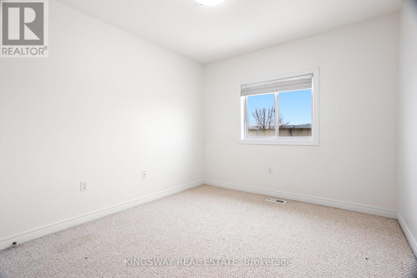 11 Marina Point Crescent, Hamilton, Ontario  L8E 0E4 - Photo 29 - X12733704