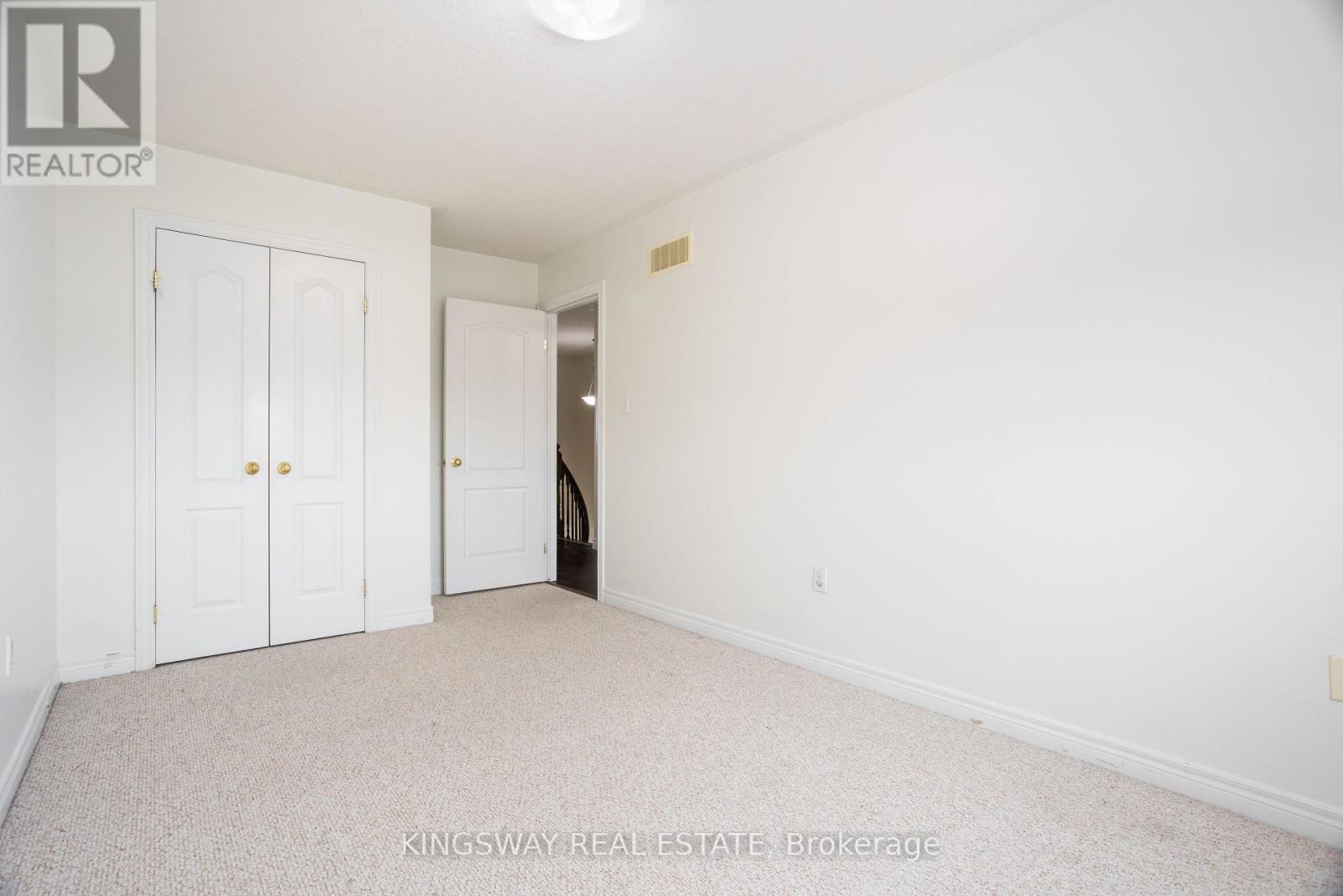 11 Marina Point Crescent, Hamilton, Ontario  L8E 0E4 - Photo 27 - X12733704