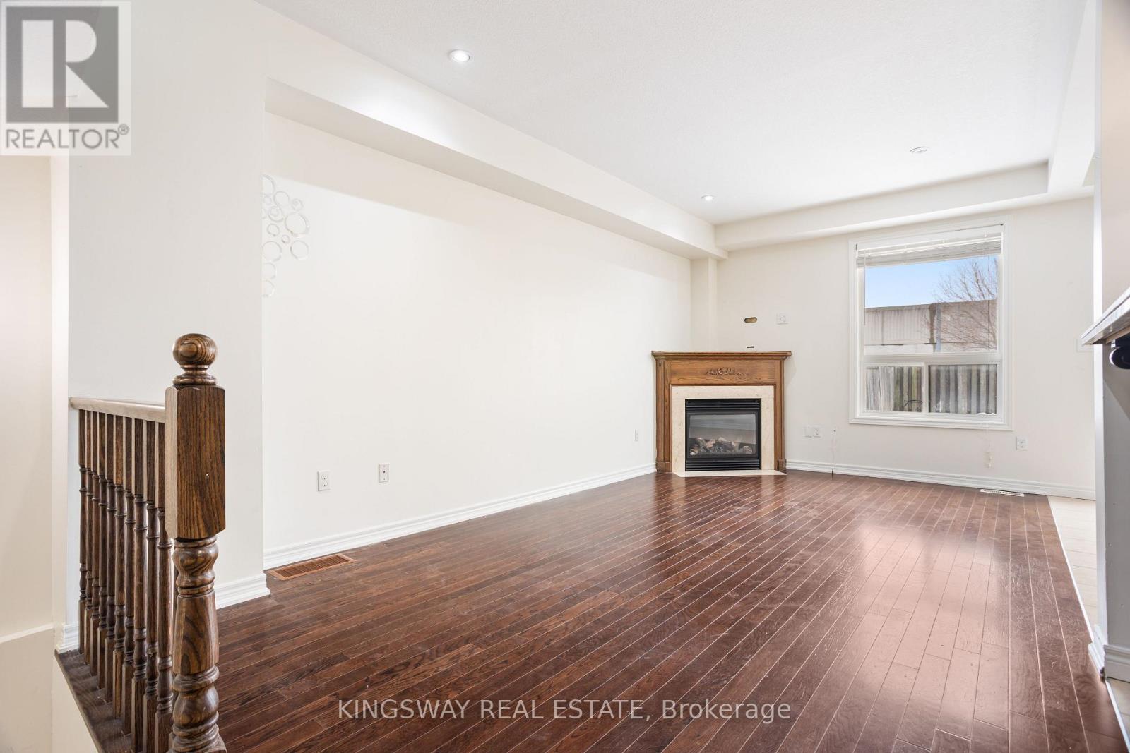 11 Marina Point Crescent, Hamilton, Ontario  L8E 0E4 - Photo 7 - X12733704