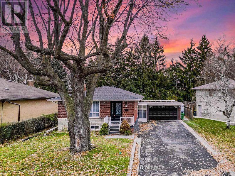 179 Elizabeth Street S, Brampton, Ontario  L6Y 1R8 - Photo 1 - W12734636