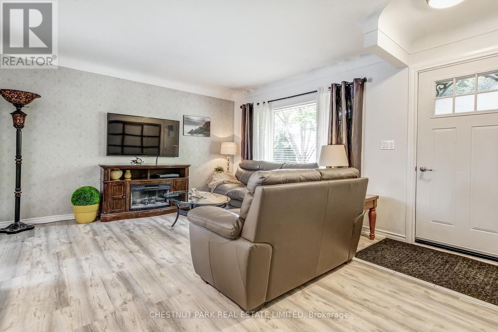 30 Mckenzie Street, St. Catharines, Ontario  L2M 2N1 - Photo 11 - X12734626