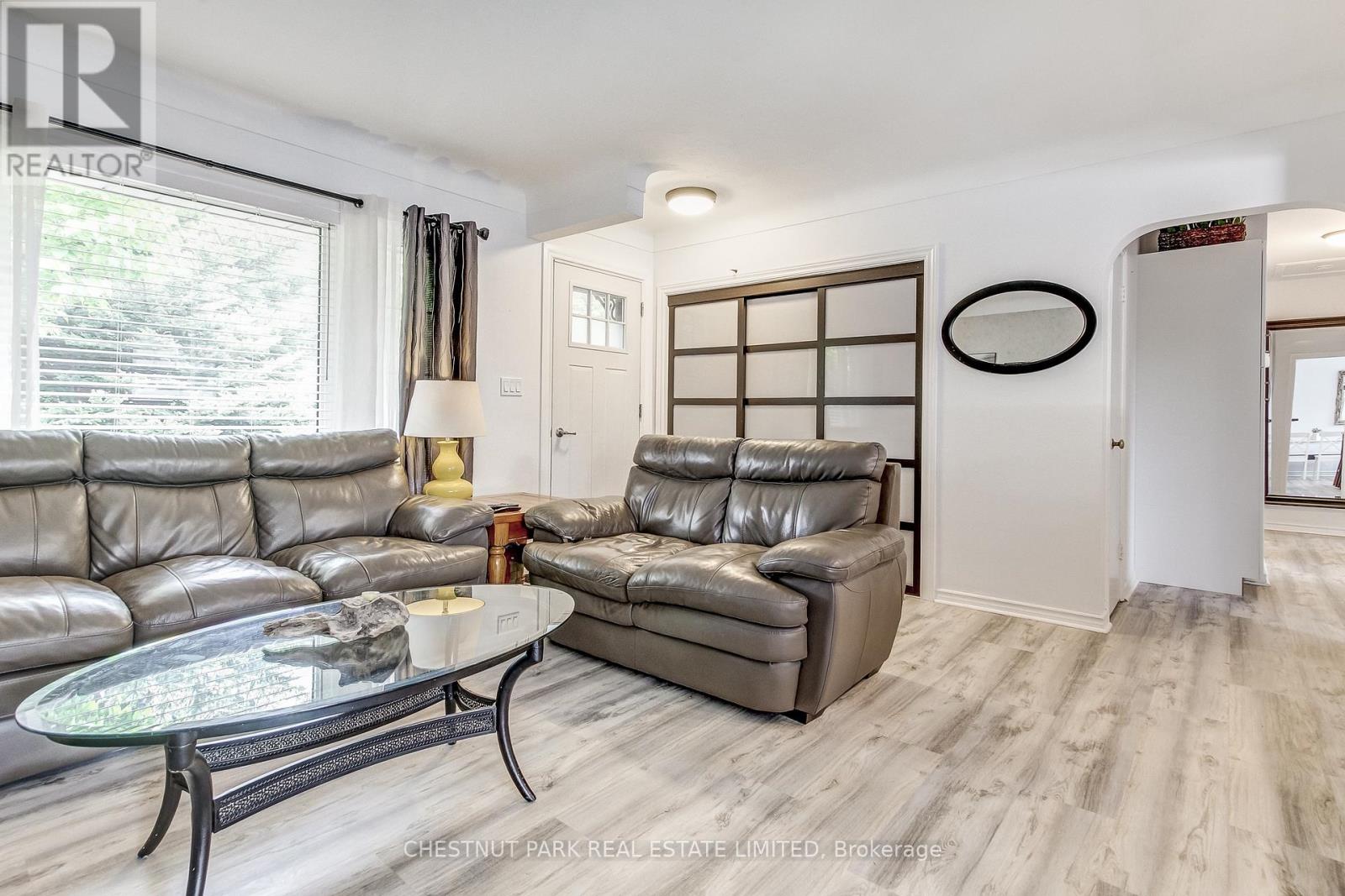 30 Mckenzie Street, St. Catharines, Ontario  L2M 2N1 - Photo 5 - X12734626