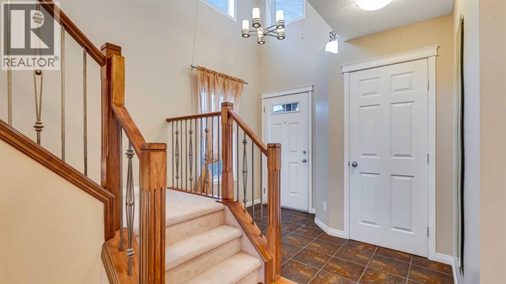 157 Bridleridge View Sw, Calgary, Alberta  T2Y 0E3 - Photo 3 - A2281181