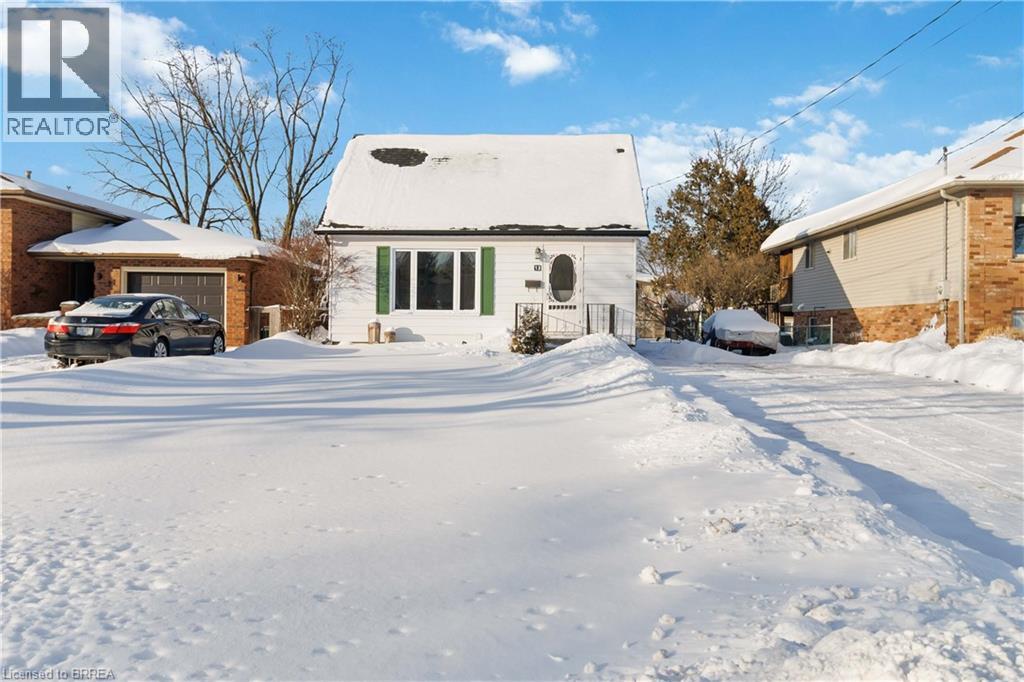 13 Barnes Avenue, Brantford, Ontario  N3R 4Y9 - Photo 2 - 40800733