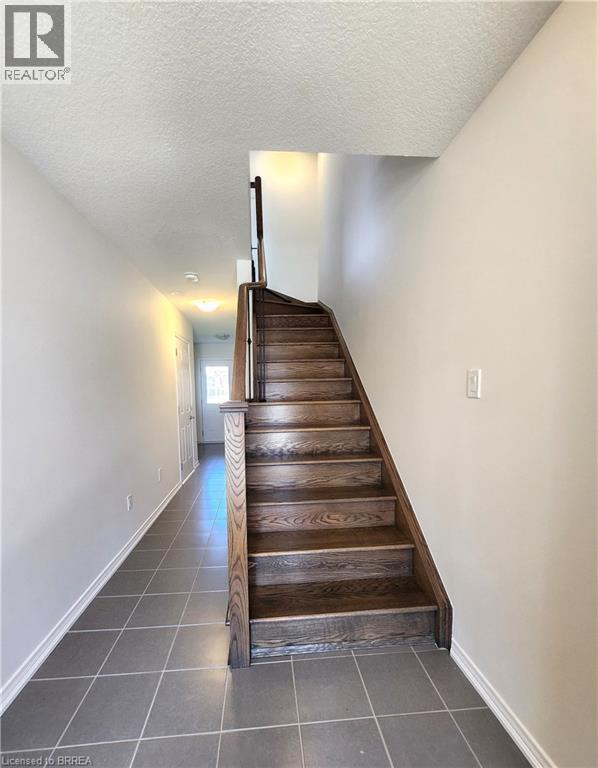 6 Baskett Street, Brantford, Ontario  N3T 5L5 - Photo 2 - 40800978