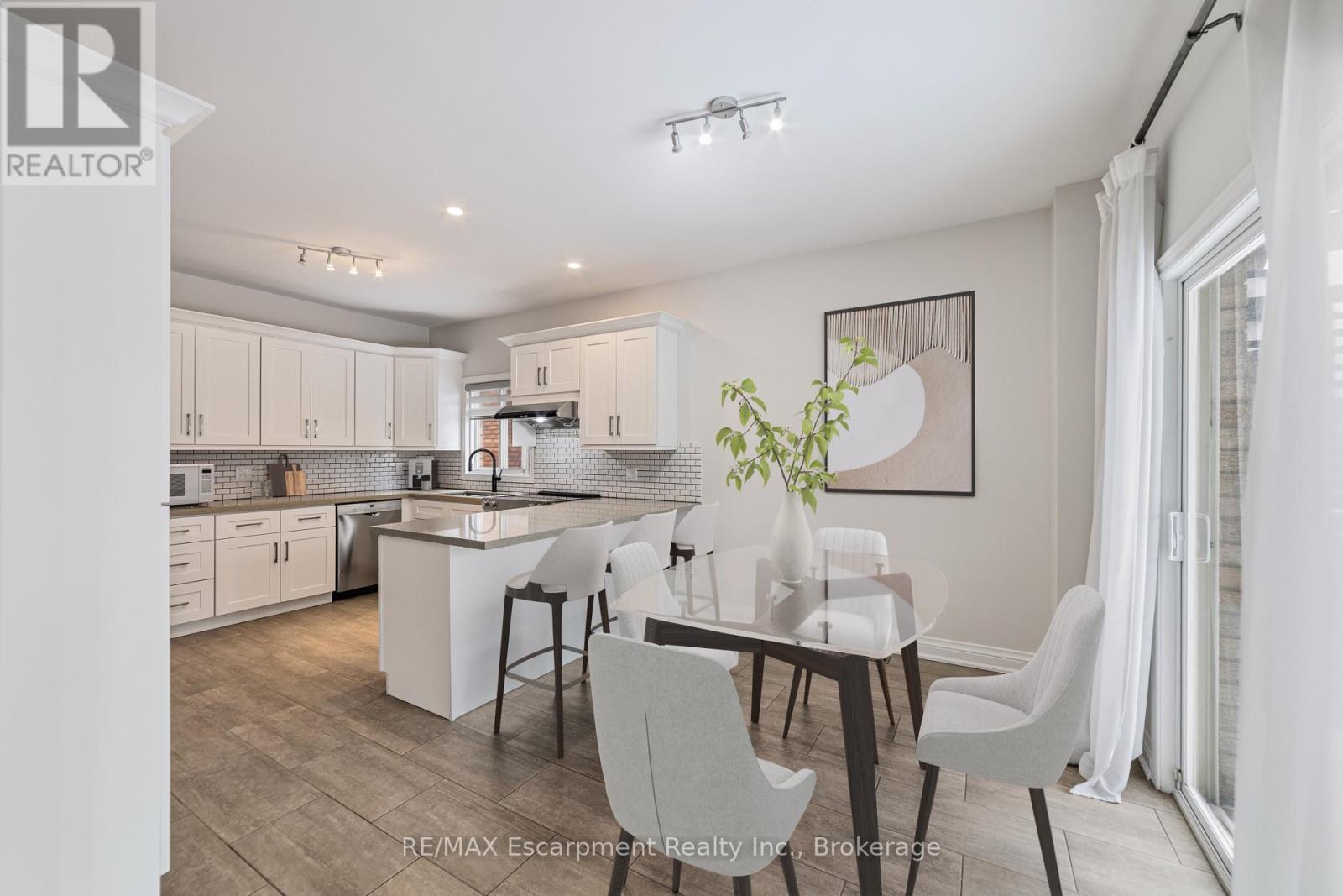 2408 Valley Heights Crescent, Oakville, Ontario  L6H 6X2 - Photo 12 - W12734676