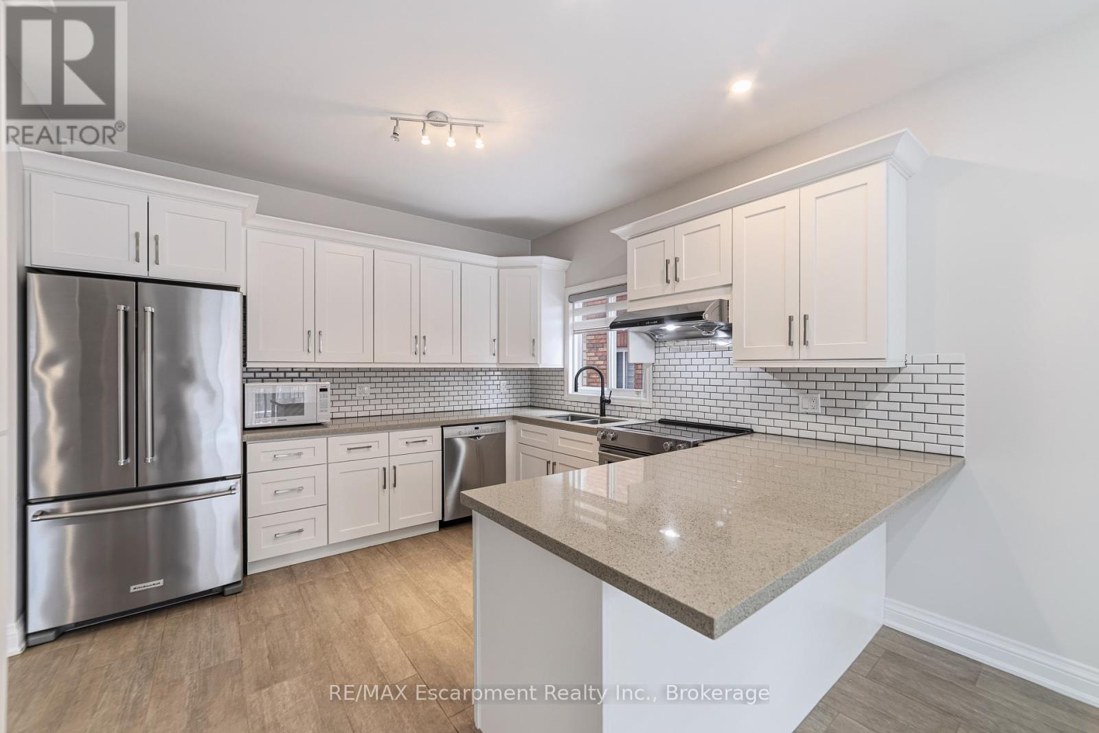 2408 Valley Heights Crescent, Oakville, Ontario  L6H 6X2 - Photo 15 - W12734676