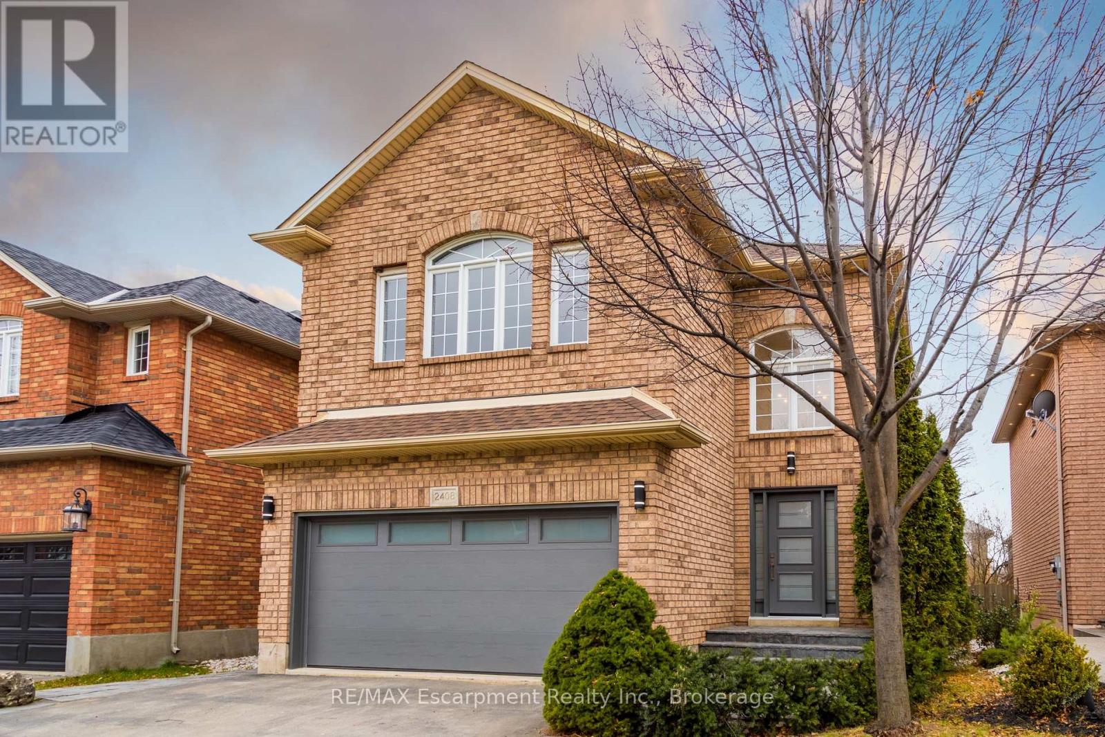 2408 Valley Heights Crescent, Oakville, Ontario  L6H 6X2 - Photo 2 - W12734676
