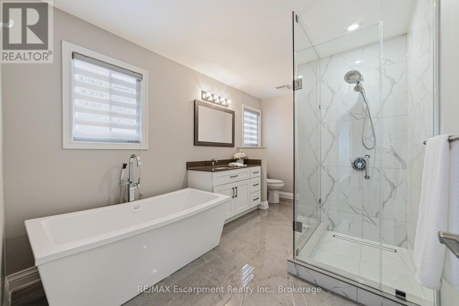 2408 Valley Heights Crescent, Oakville, Ontario  L6H 6X2 - Photo 22 - W12734676