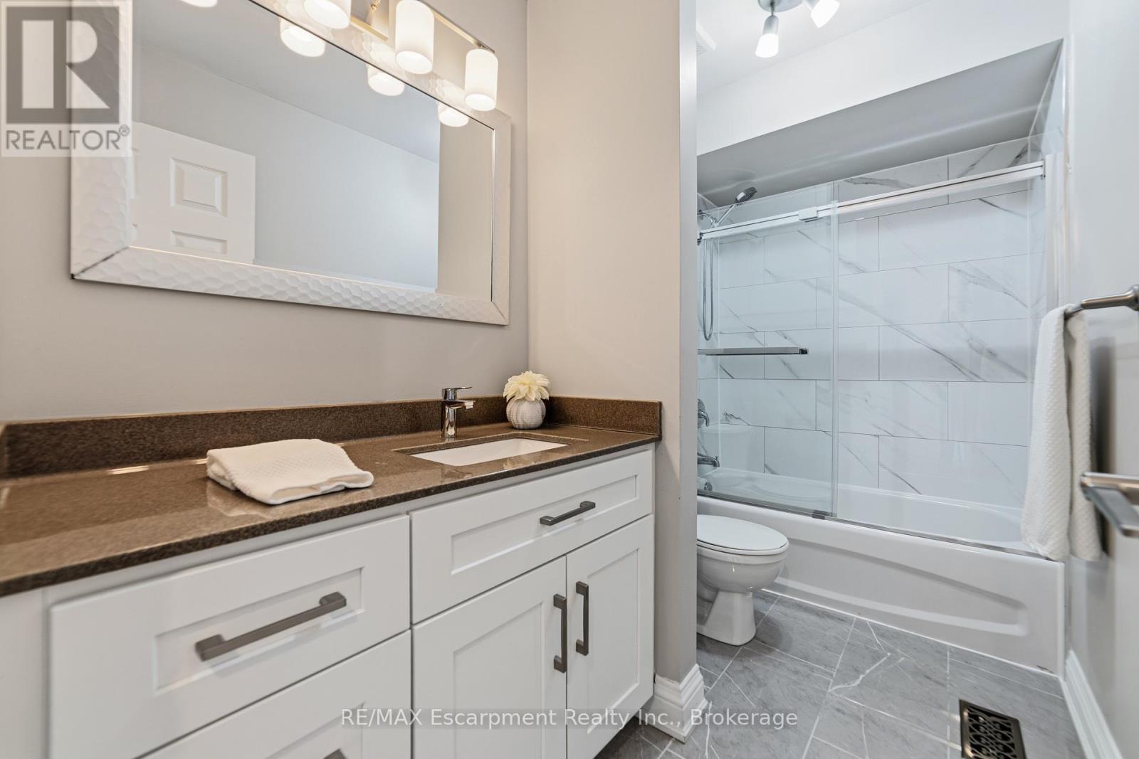 2408 Valley Heights Crescent, Oakville, Ontario  L6H 6X2 - Photo 26 - W12734676