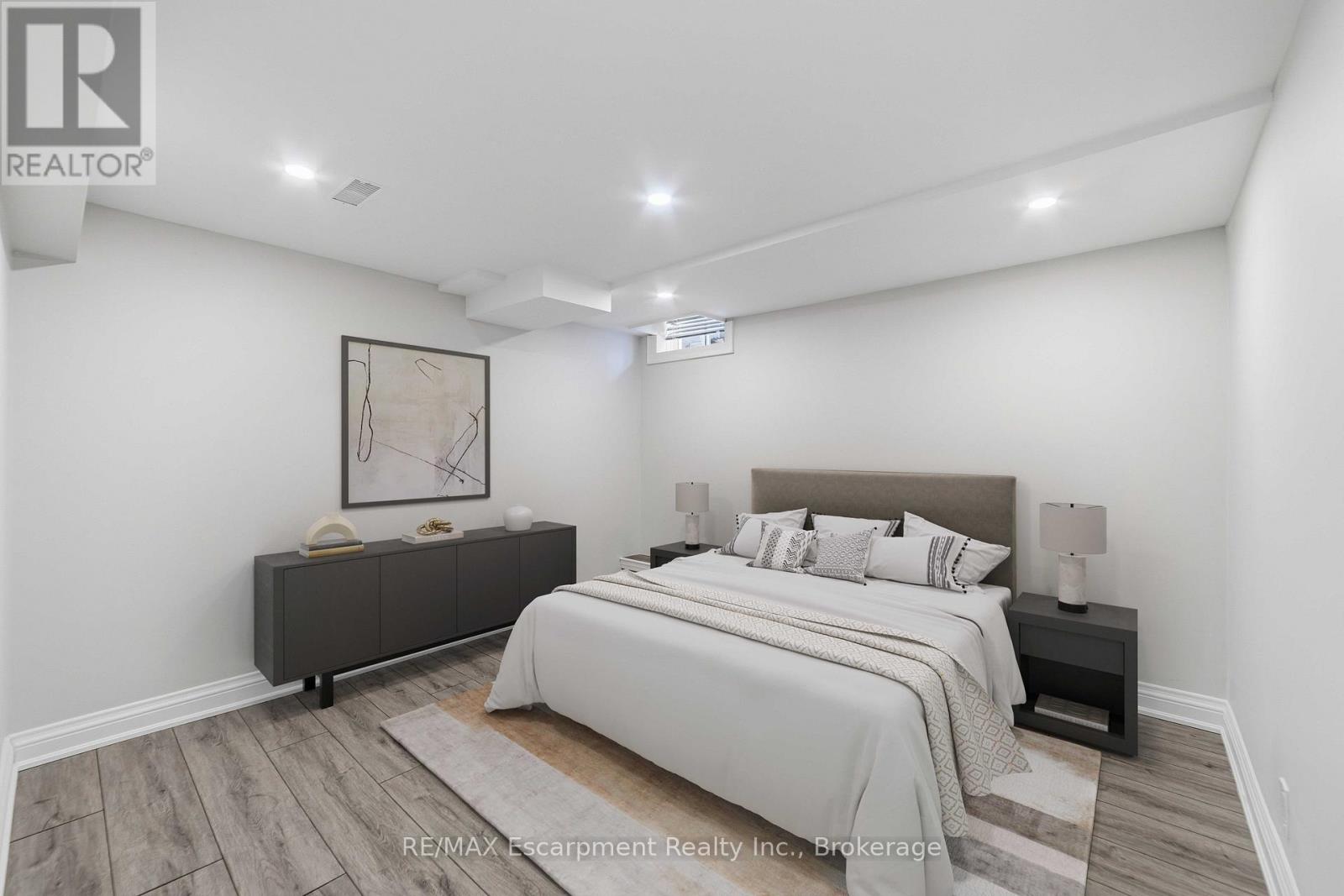 2408 Valley Heights Crescent, Oakville, Ontario  L6H 6X2 - Photo 32 - W12734676