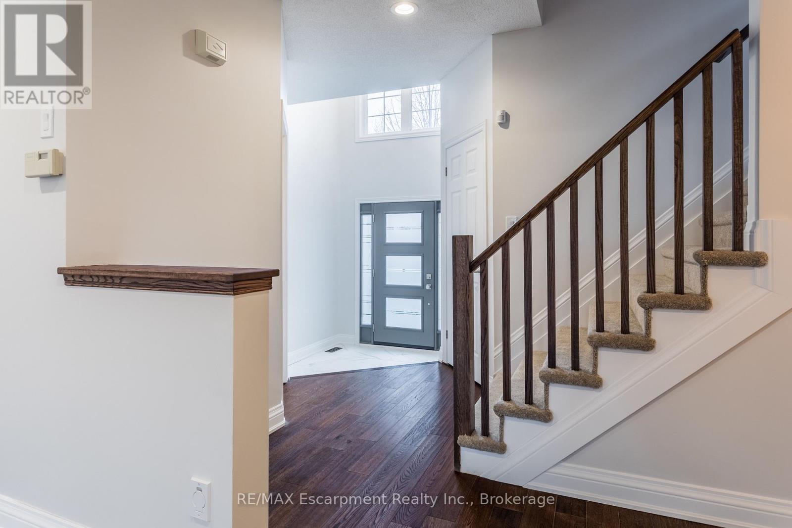 2408 Valley Heights Crescent, Oakville, Ontario  L6H 6X2 - Photo 6 - W12734676