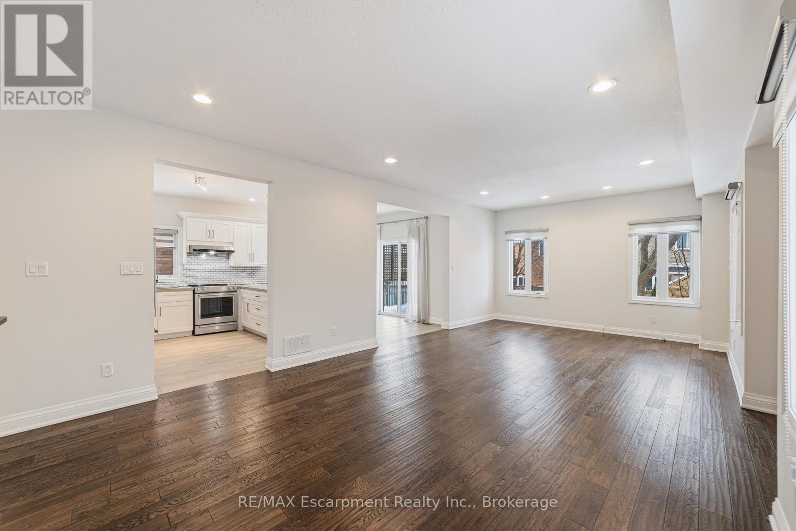 2408 Valley Heights Crescent, Oakville, Ontario  L6H 6X2 - Photo 9 - W12734676