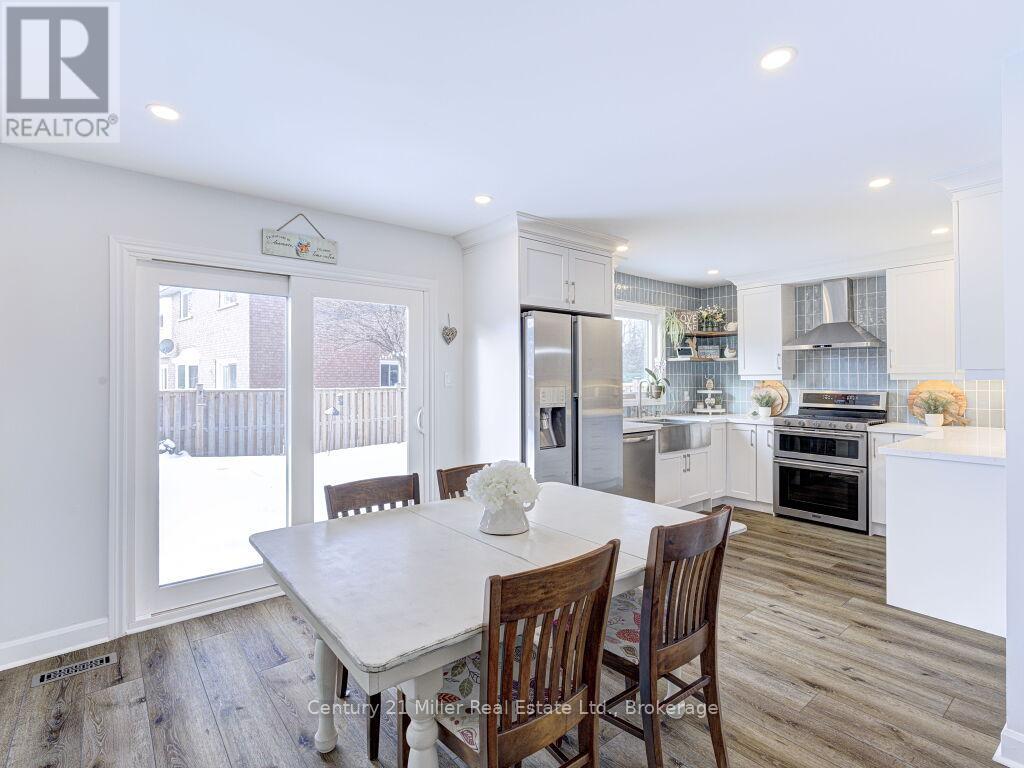 1476 Mayors Manor, Oakville, Ontario  L6M 3B1 - Photo 15 - W12734690