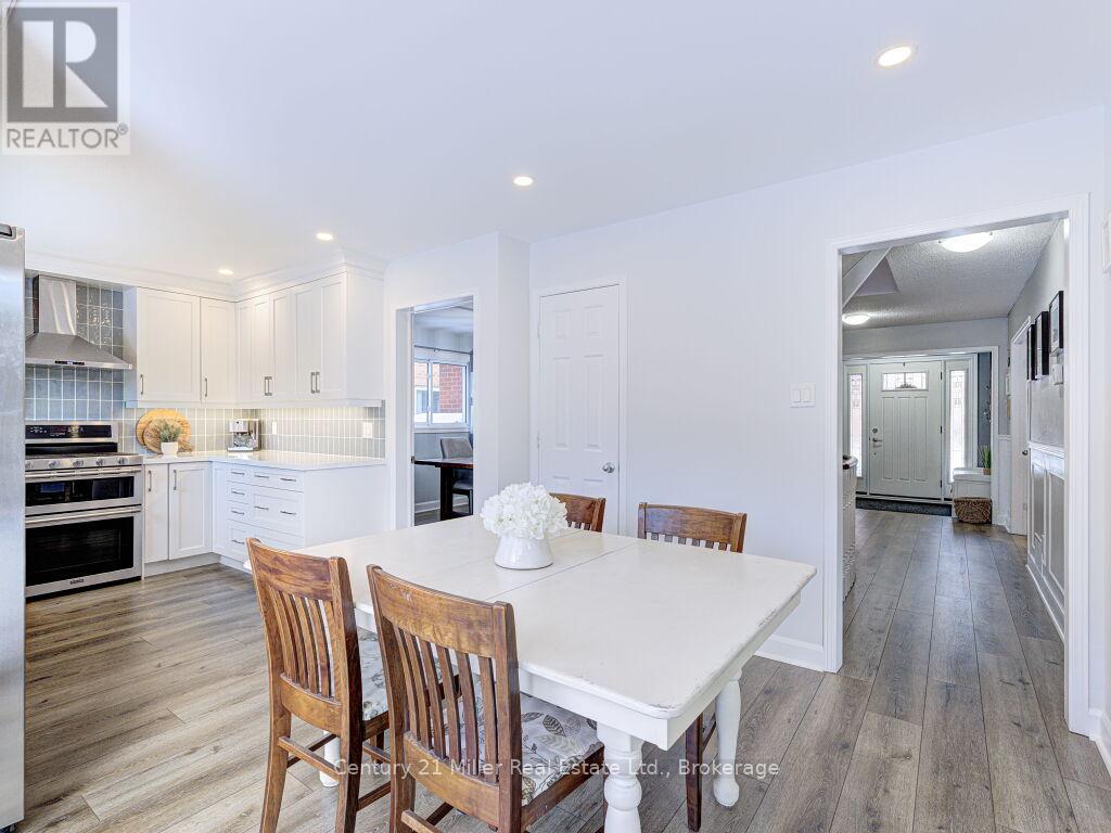 1476 Mayors Manor, Oakville, Ontario  L6M 3B1 - Photo 16 - W12734690