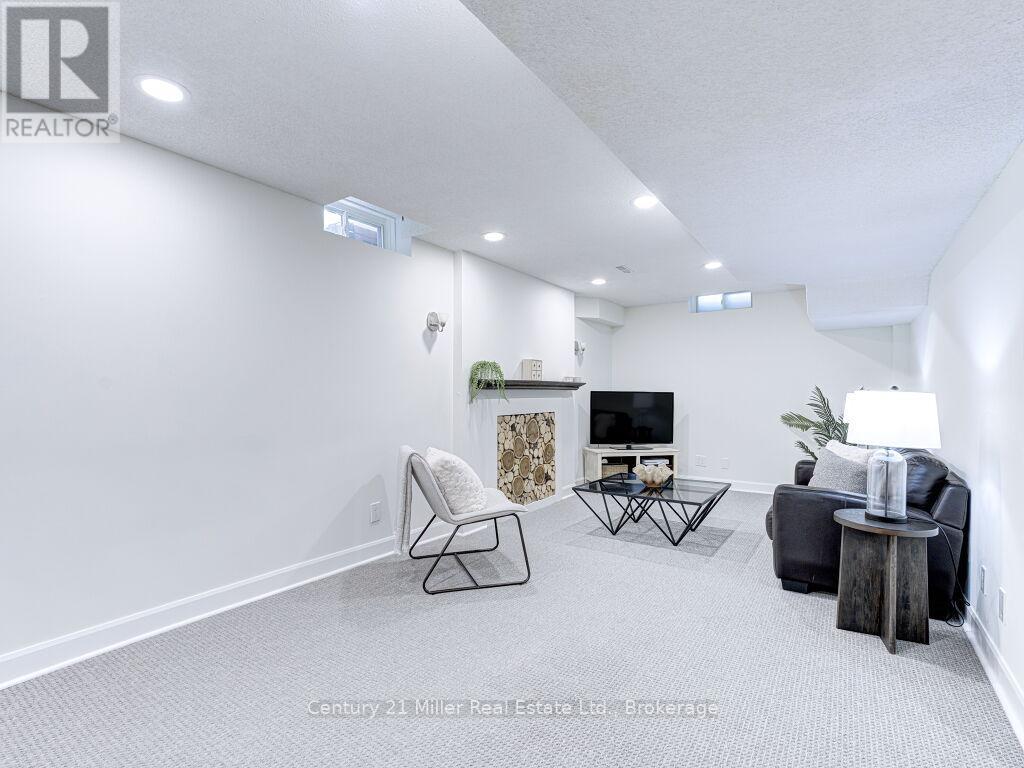 1476 Mayors Manor, Oakville, Ontario  L6M 3B1 - Photo 35 - W12734690