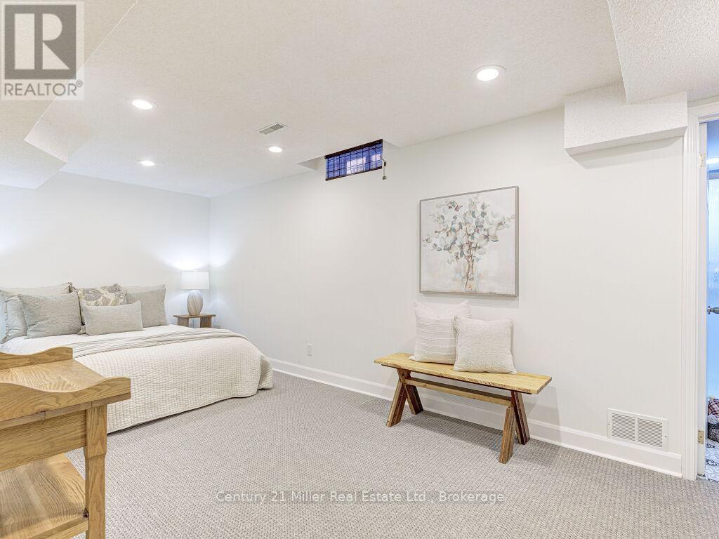 1476 Mayors Manor, Oakville, Ontario  L6M 3B1 - Photo 37 - W12734690