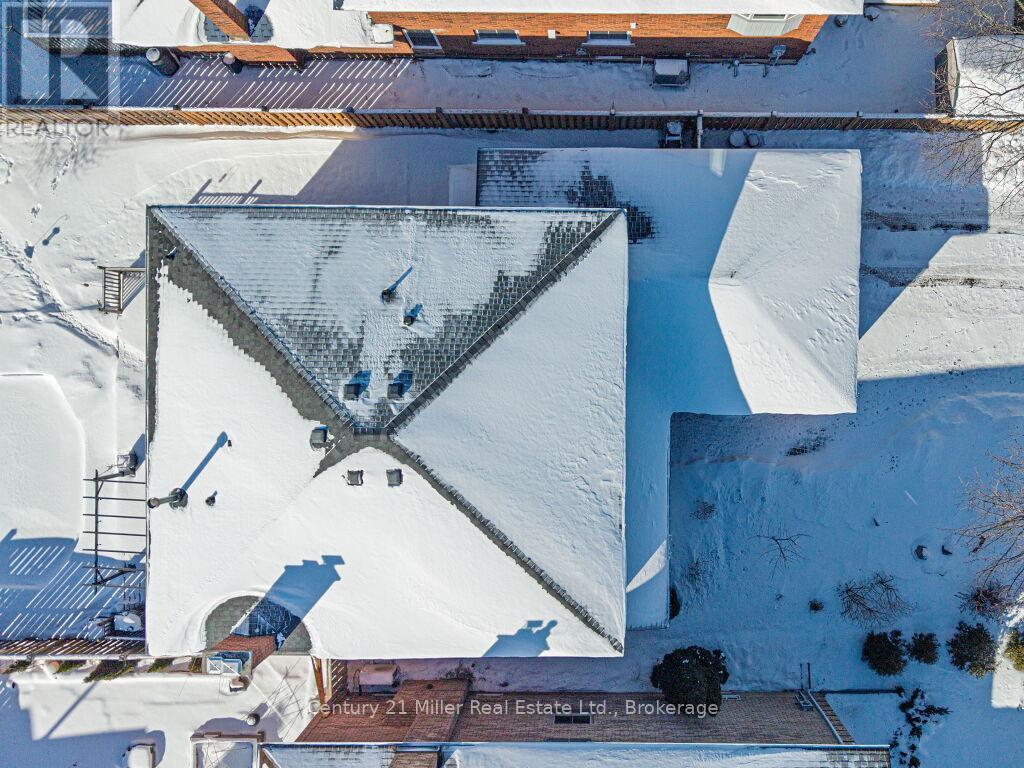 1476 Mayors Manor, Oakville, Ontario  L6M 3B1 - Photo 40 - W12734690